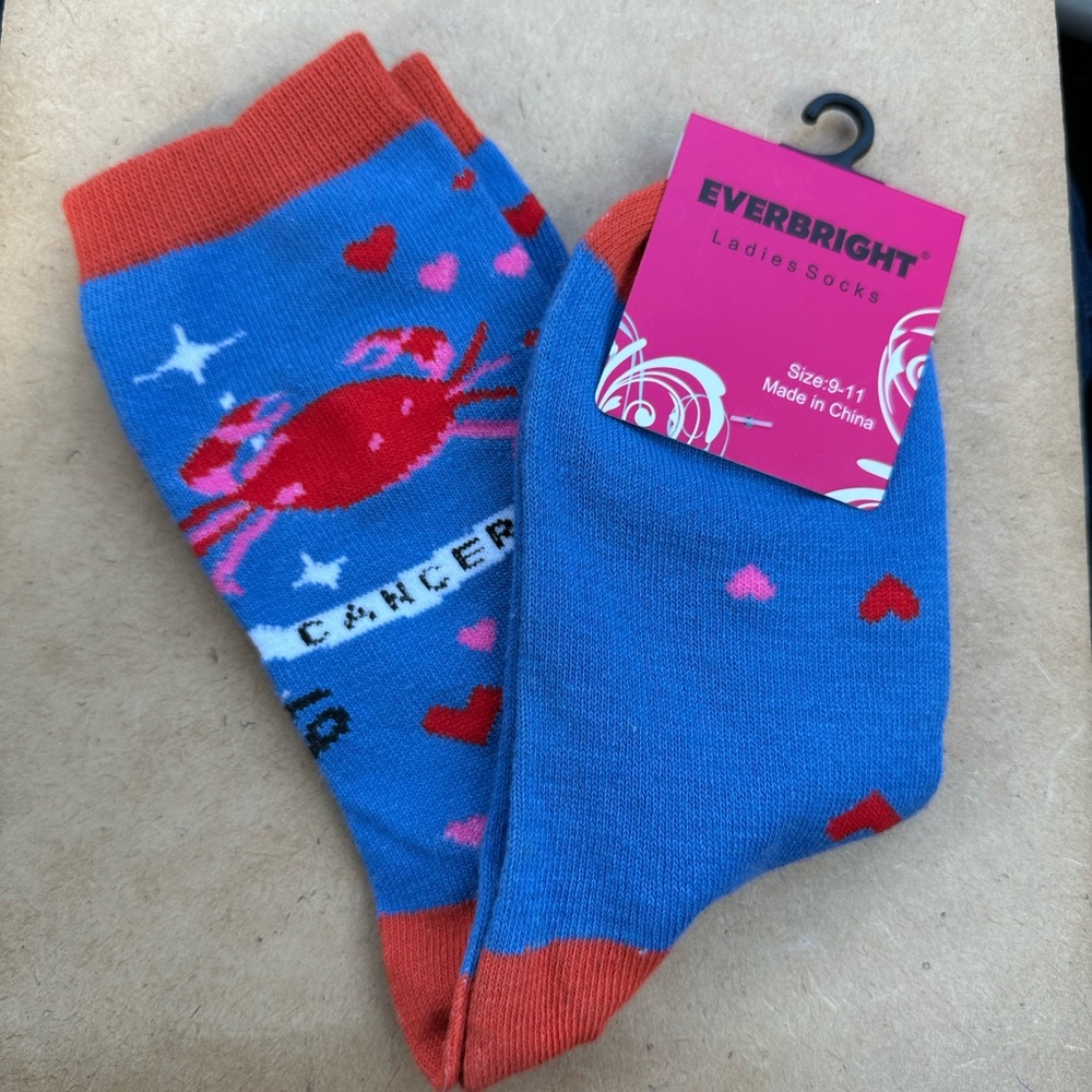 🔥Blue and Red Cancer Zodiac Socks